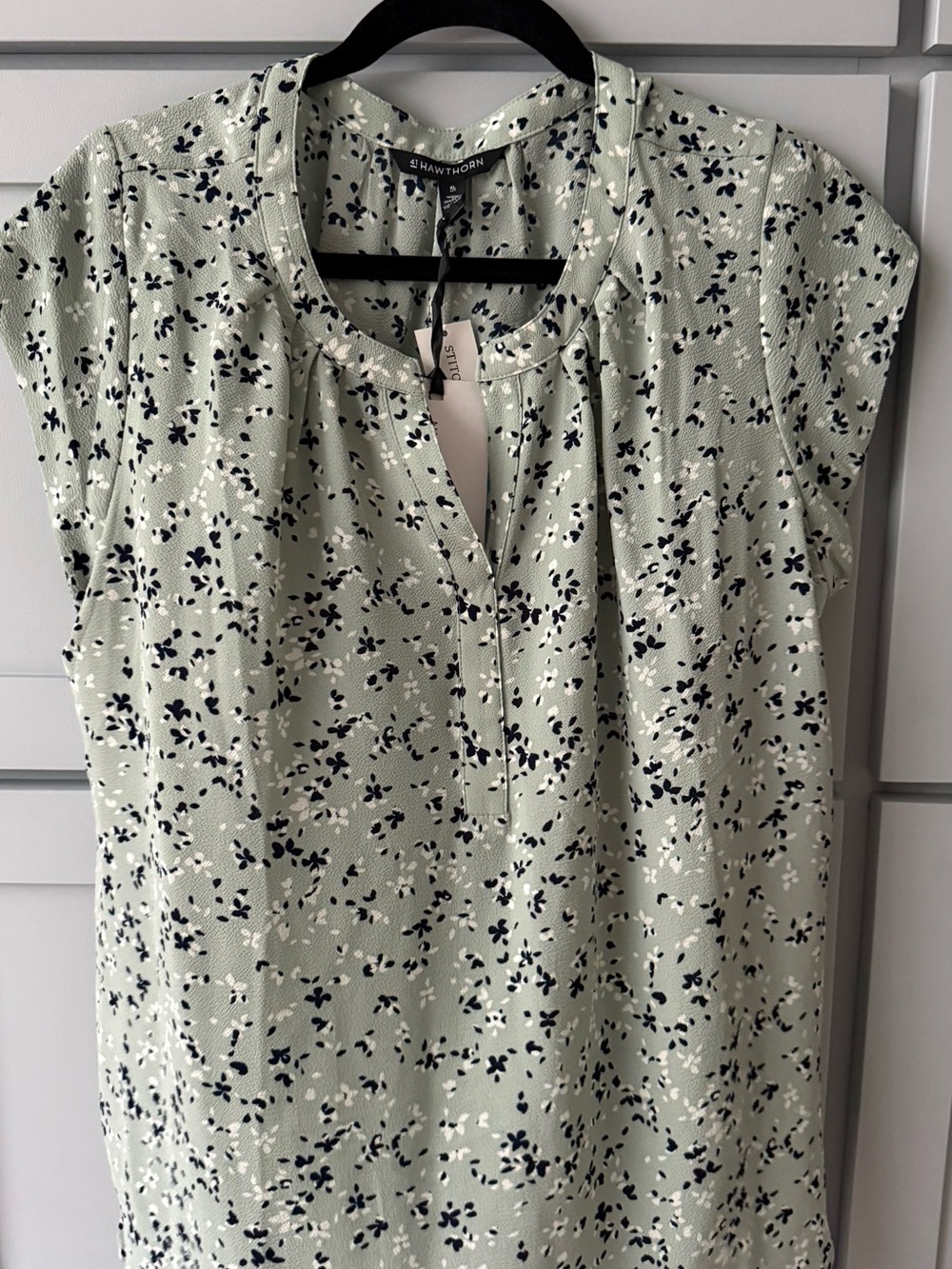 41 Hawthorn Sage Green Floral Notch-Neck Cap Sleeve Blouse - Picture 6 of 6